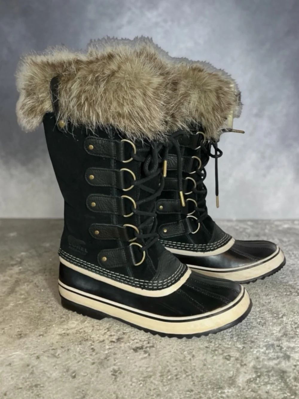 Sorel Black Winter Lace-Up Boots with Faux Fur Cuff